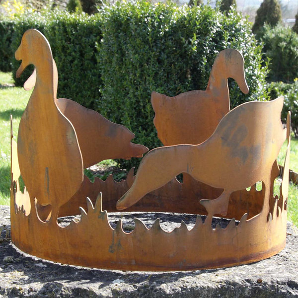 Rost Ring Enten mit Küken von Saremo Metalldesign
