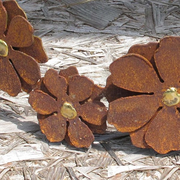 Rost Ring Blütentraum Gartendeko von Saremo Metalldesign