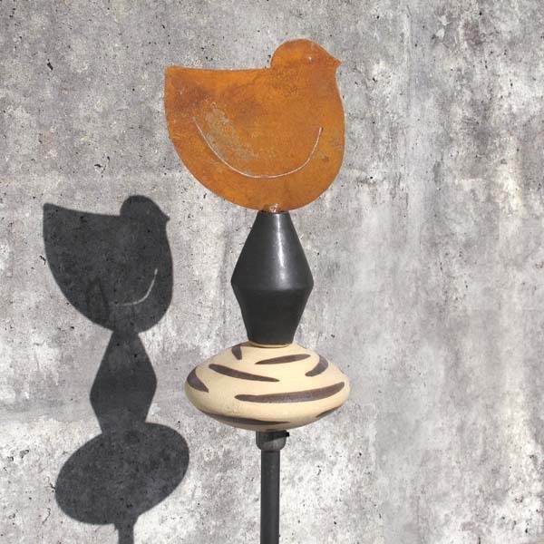 Gartenstele Vogel Keramik Metall von Susanne Boerner